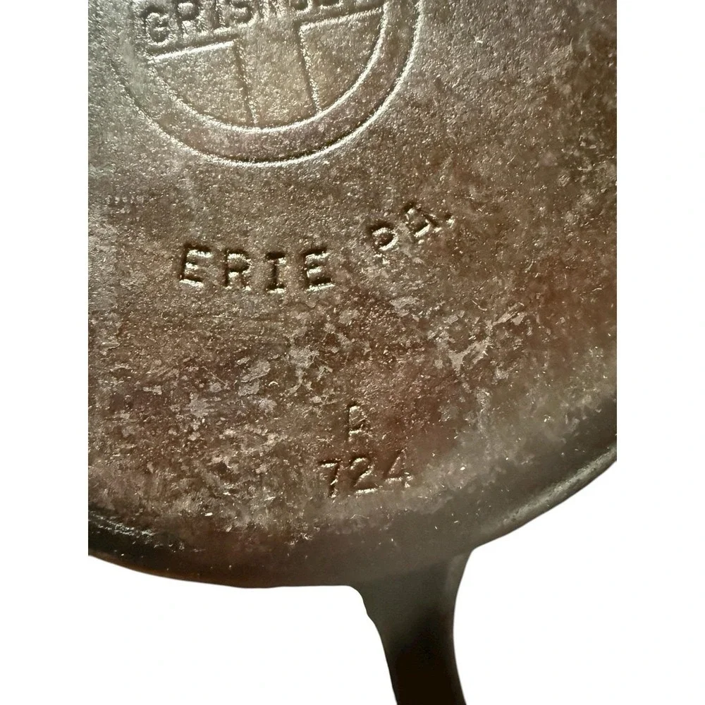 Vintage Griswold #5  cast iron skillet small block logo double pour 724 A